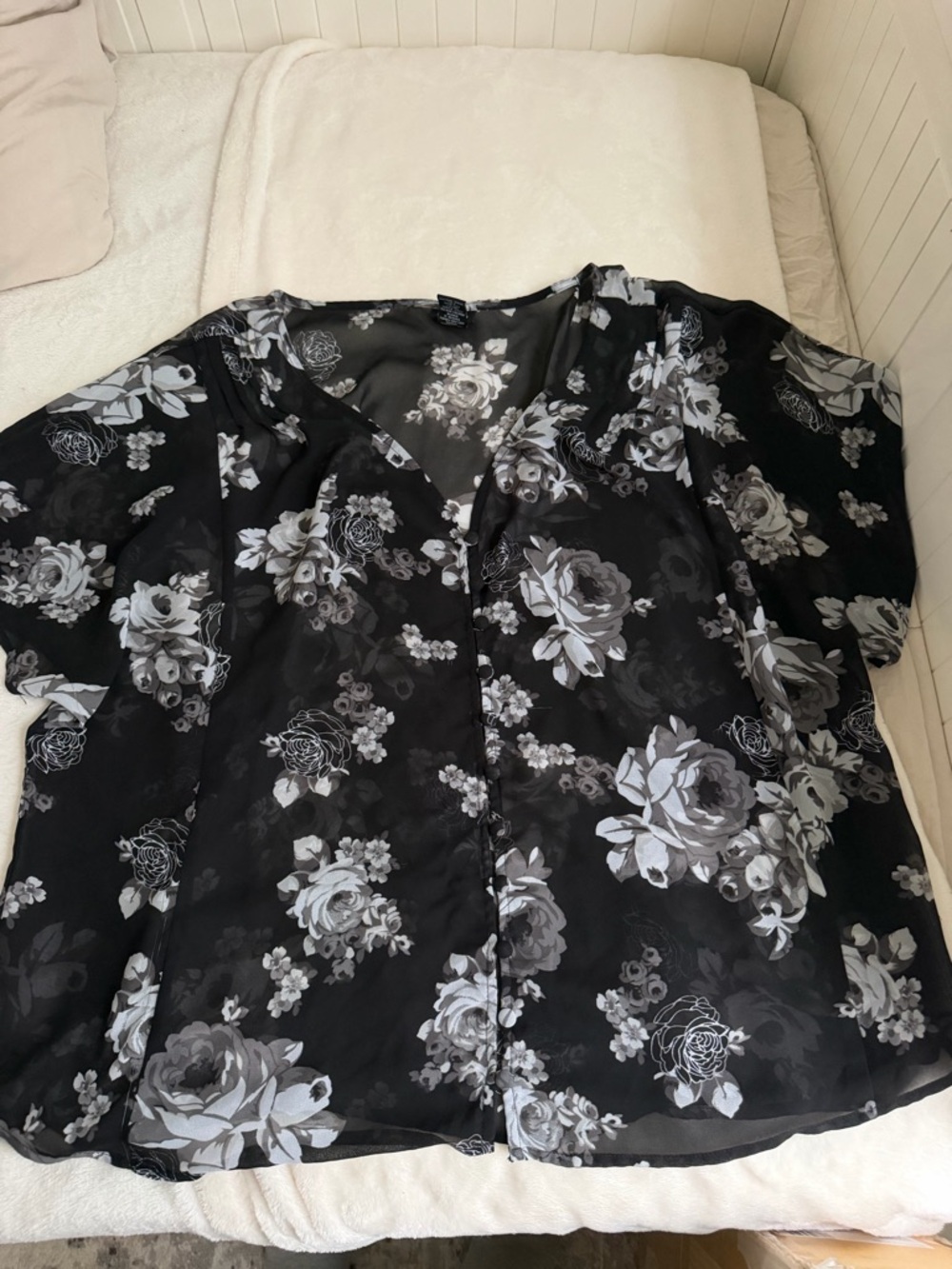 torrid Black and Gray Floral Button-Up Blouse